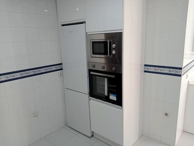 3 soveværelse Lejlighed til leje i Sevilla by med garage - € 1.450 (Ref: 9129801)