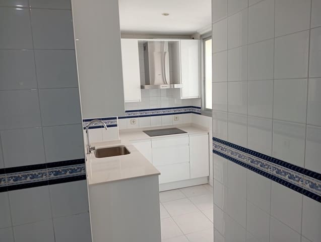 3 soveværelse Lejlighed til leje i Sevilla by med garage - € 1.450 (Ref: 9129801)