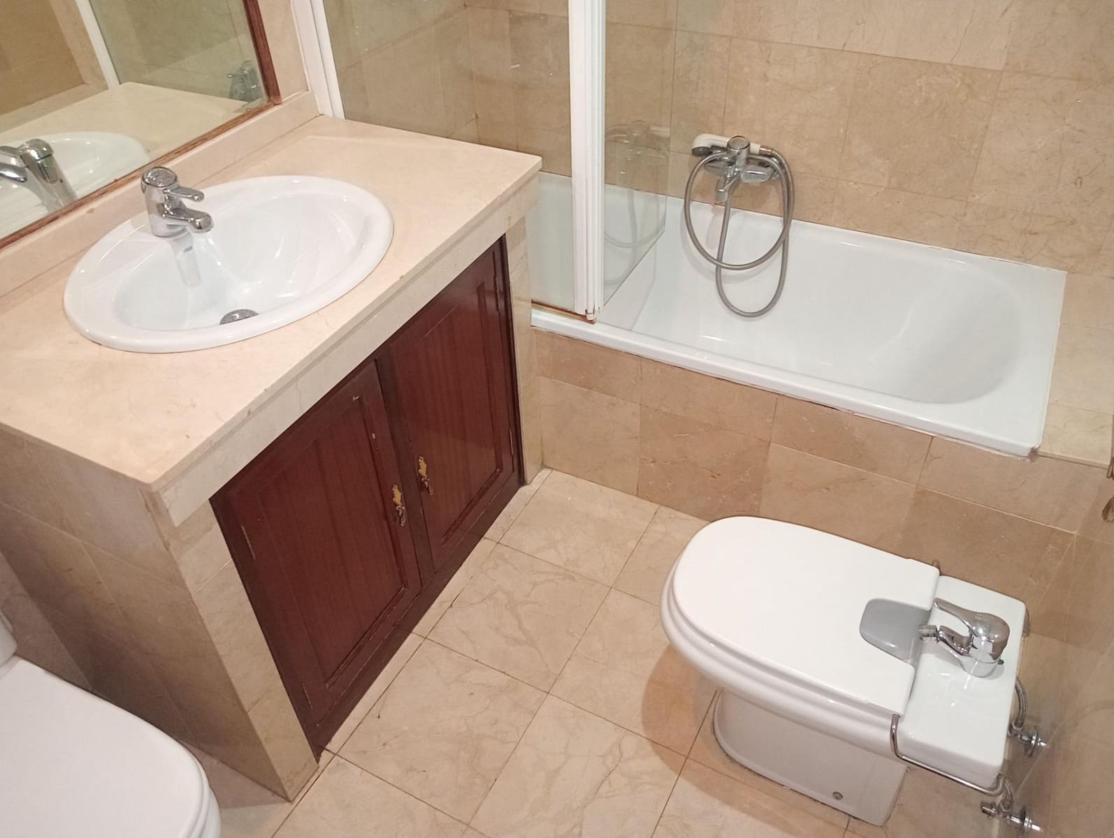 3 soveværelse Lejlighed til leje i Sevilla by med garage - € 1.450 (Ref: 9129801)
