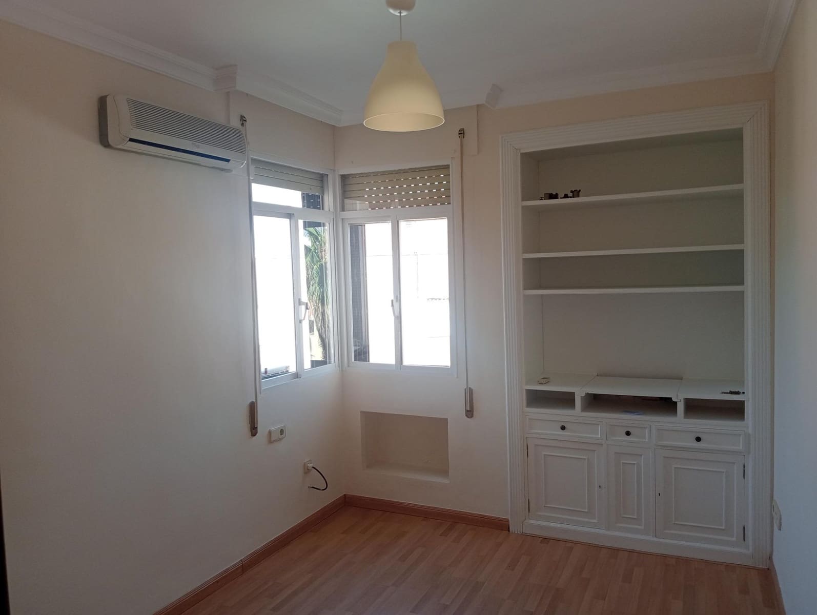 3 soveværelse Lejlighed til leje i Sevilla by med garage - € 1.450 (Ref: 9129801)