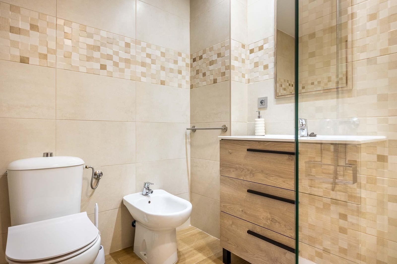 4 sypialnia Dom szeregowy na sprzedaż w Castilleja de la Cuesta z garażem - 260 000 € (Ref: 9132458)