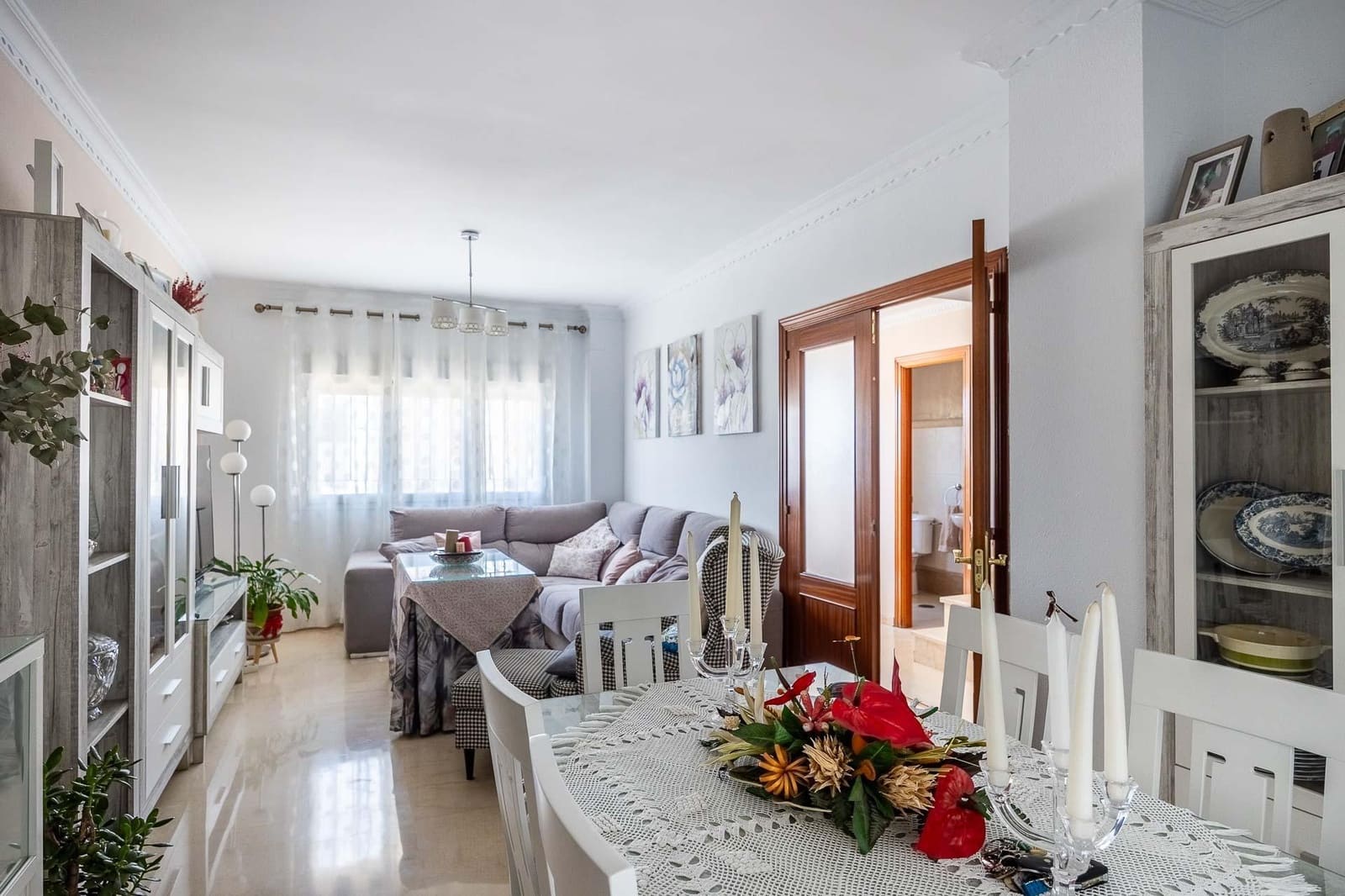 4 sypialnia Dom szeregowy na sprzedaż w Castilleja de la Cuesta z garażem - 260 000 € (Ref: 9132458)