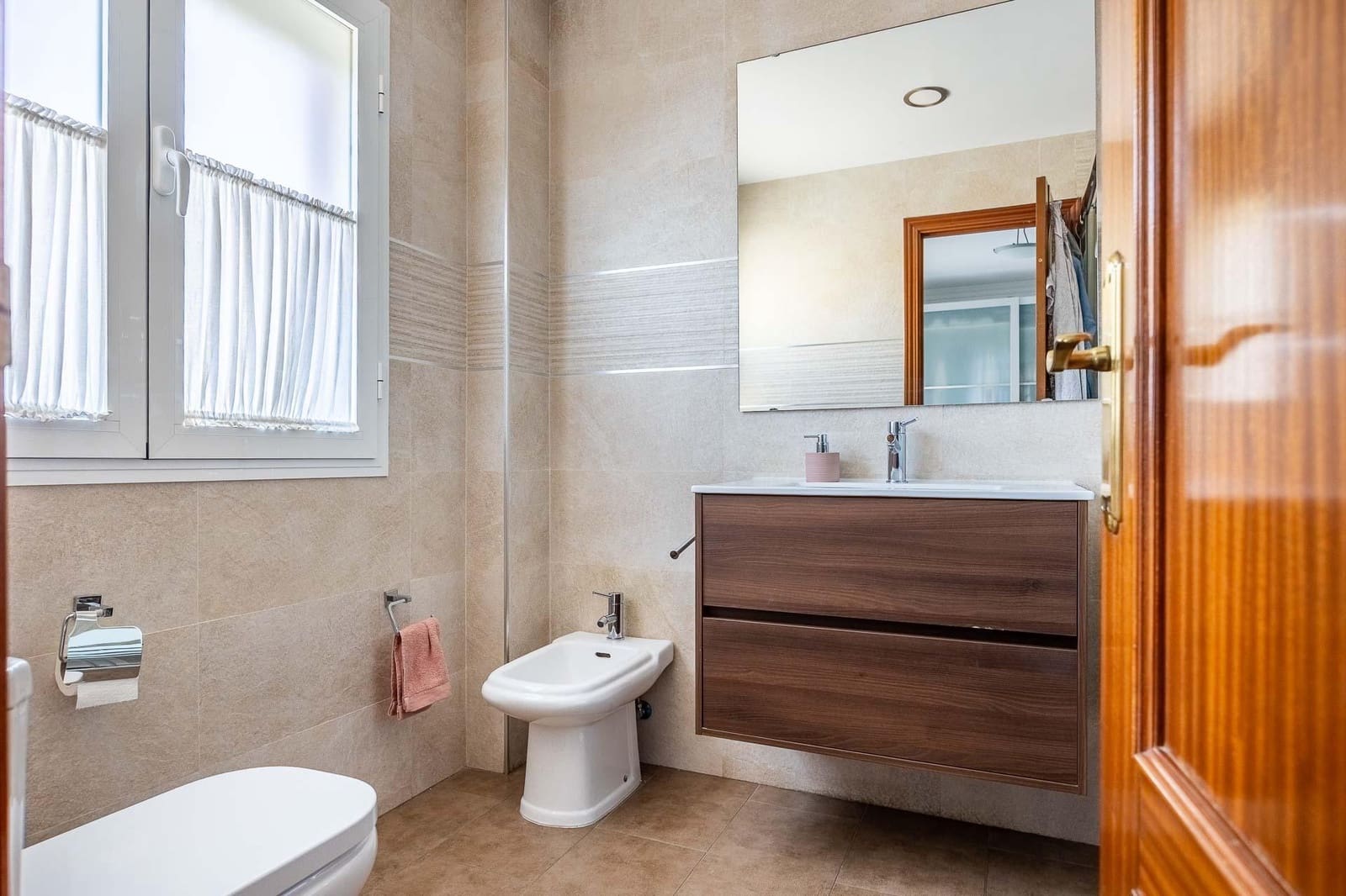 4 sypialnia Dom szeregowy na sprzedaż w Castilleja de la Cuesta z garażem - 260 000 € (Ref: 9132458)