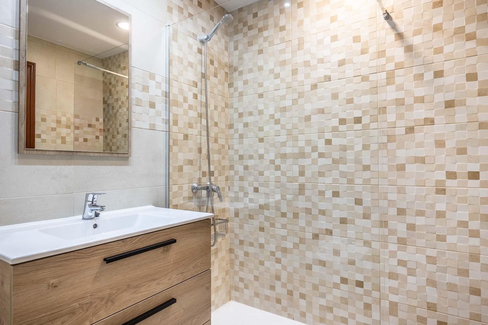 4 sypialnia Dom szeregowy na sprzedaż w Castilleja de la Cuesta z garażem - 260 000 € (Ref: 9132458)