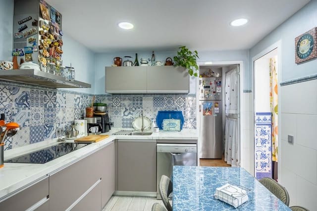 4 sypialnia Dom szeregowy na sprzedaż w Castilleja de la Cuesta z garażem - 260 000 € (Ref: 9132458)