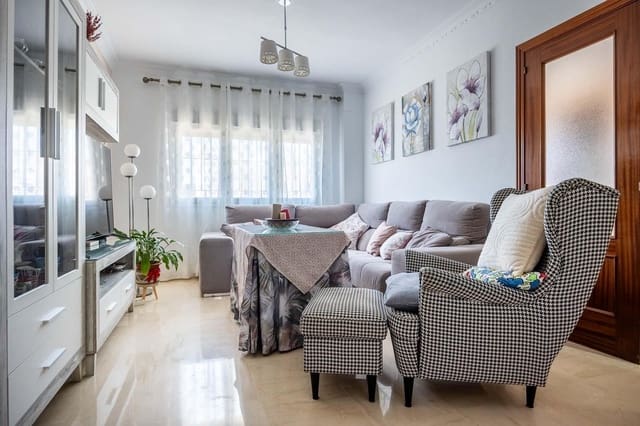 4 sypialnia Dom szeregowy na sprzedaż w Castilleja de la Cuesta z garażem - 260 000 € (Ref: 9132458)