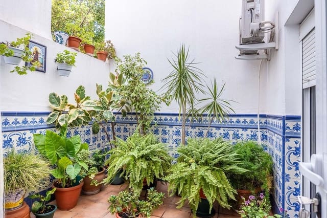 4 sypialnia Dom szeregowy na sprzedaż w Castilleja de la Cuesta z garażem - 260 000 € (Ref: 9132458)