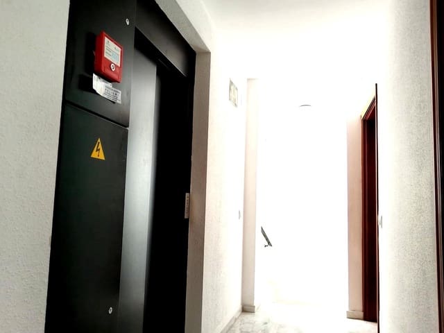 2 bedroom Apartment for rent in Seville city - € 900 (Ref: 9132462)