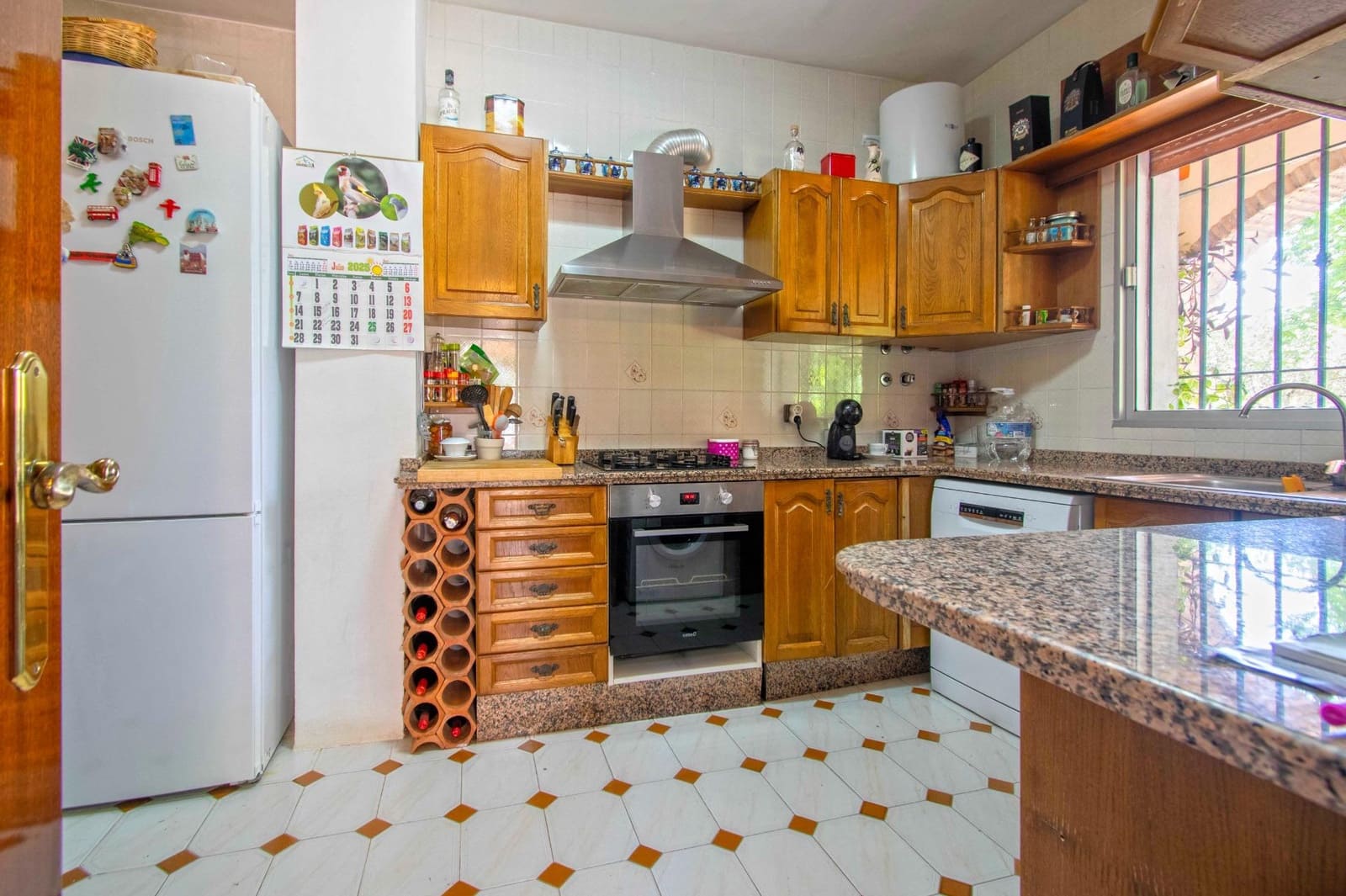 10 soverom Villa til salgs i Palomares del Rio med svømmebasseng garasje - € 790 000 (Ref: 9134499)