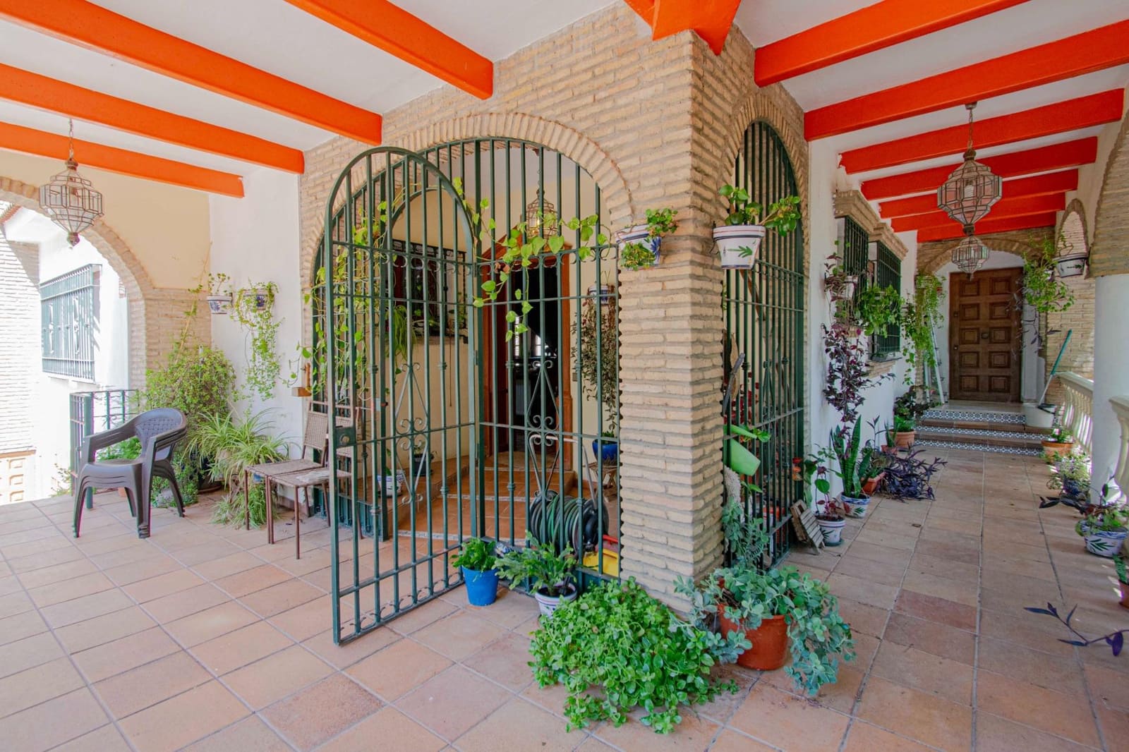 10 soverom Villa til salgs i Palomares del Rio med svømmebasseng garasje - € 790 000 (Ref: 9134499)