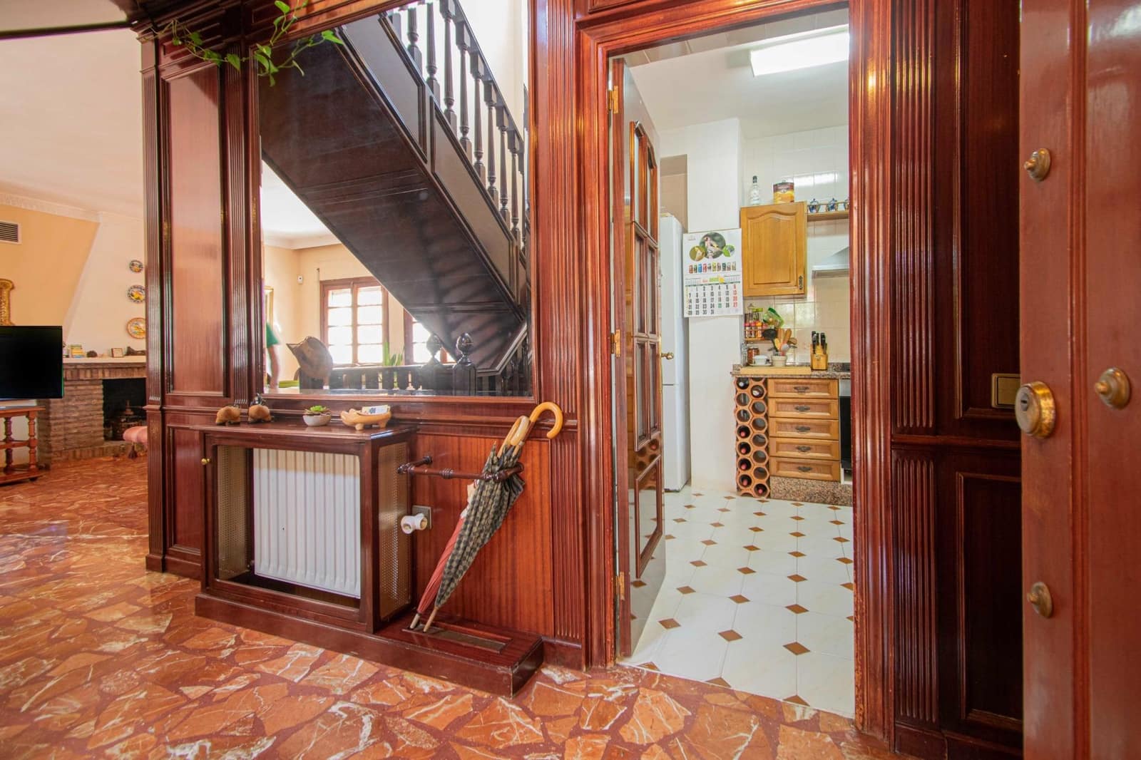 10 soverom Villa til salgs i Palomares del Rio med svømmebasseng garasje - € 790 000 (Ref: 9134499)