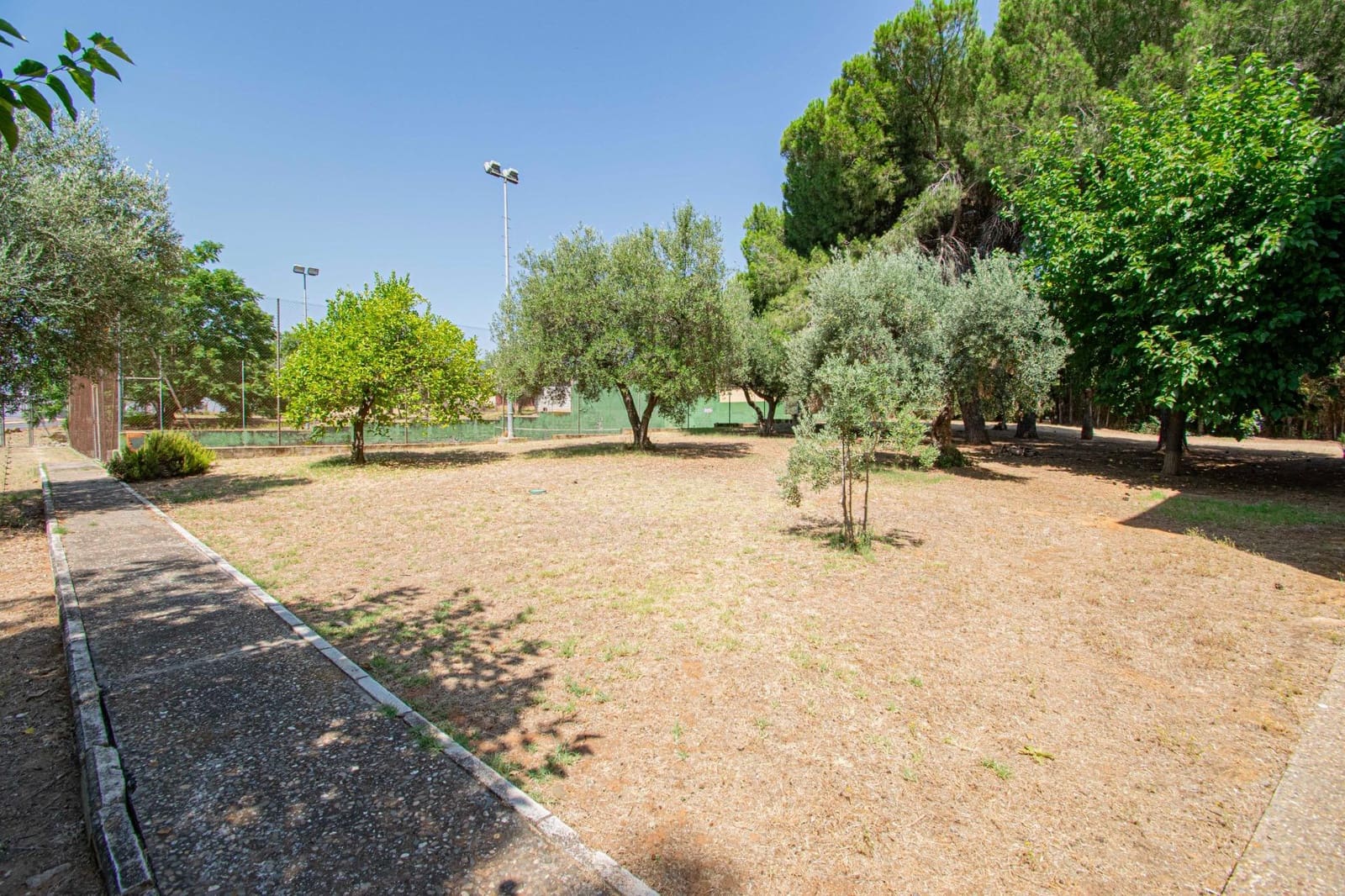 10 soverom Villa til salgs i Palomares del Rio med svømmebasseng garasje - € 790 000 (Ref: 9134499)