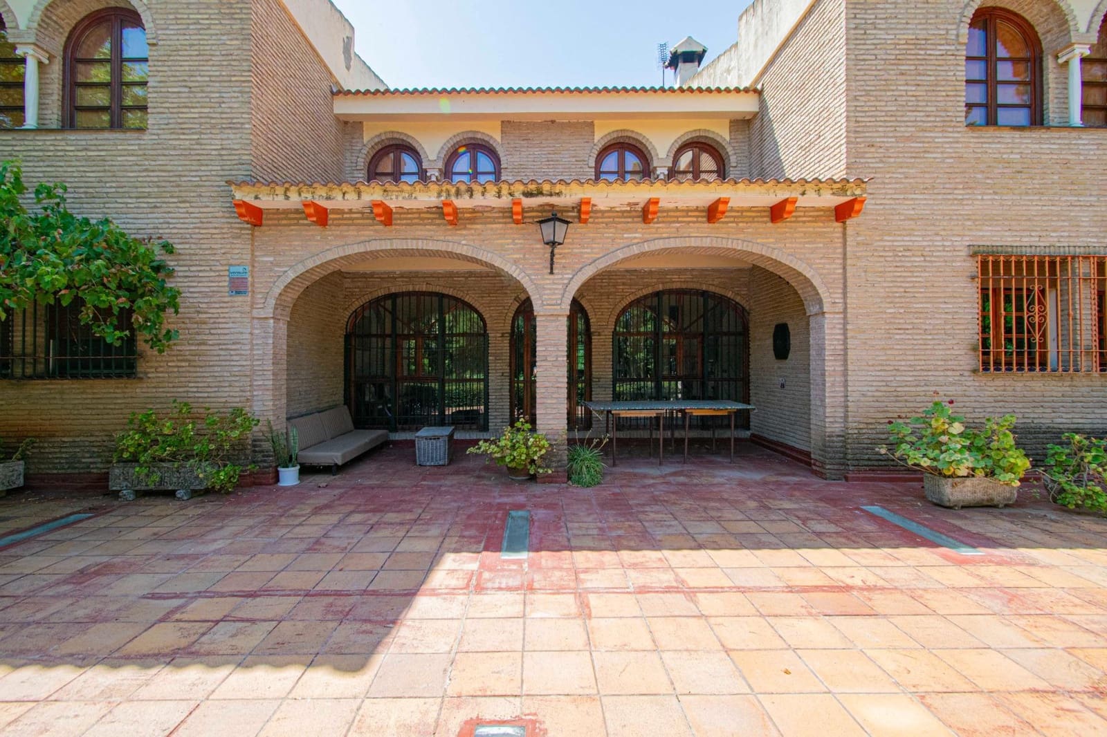 10 soverom Villa til salgs i Palomares del Rio med svømmebasseng garasje - € 790 000 (Ref: 9134499)