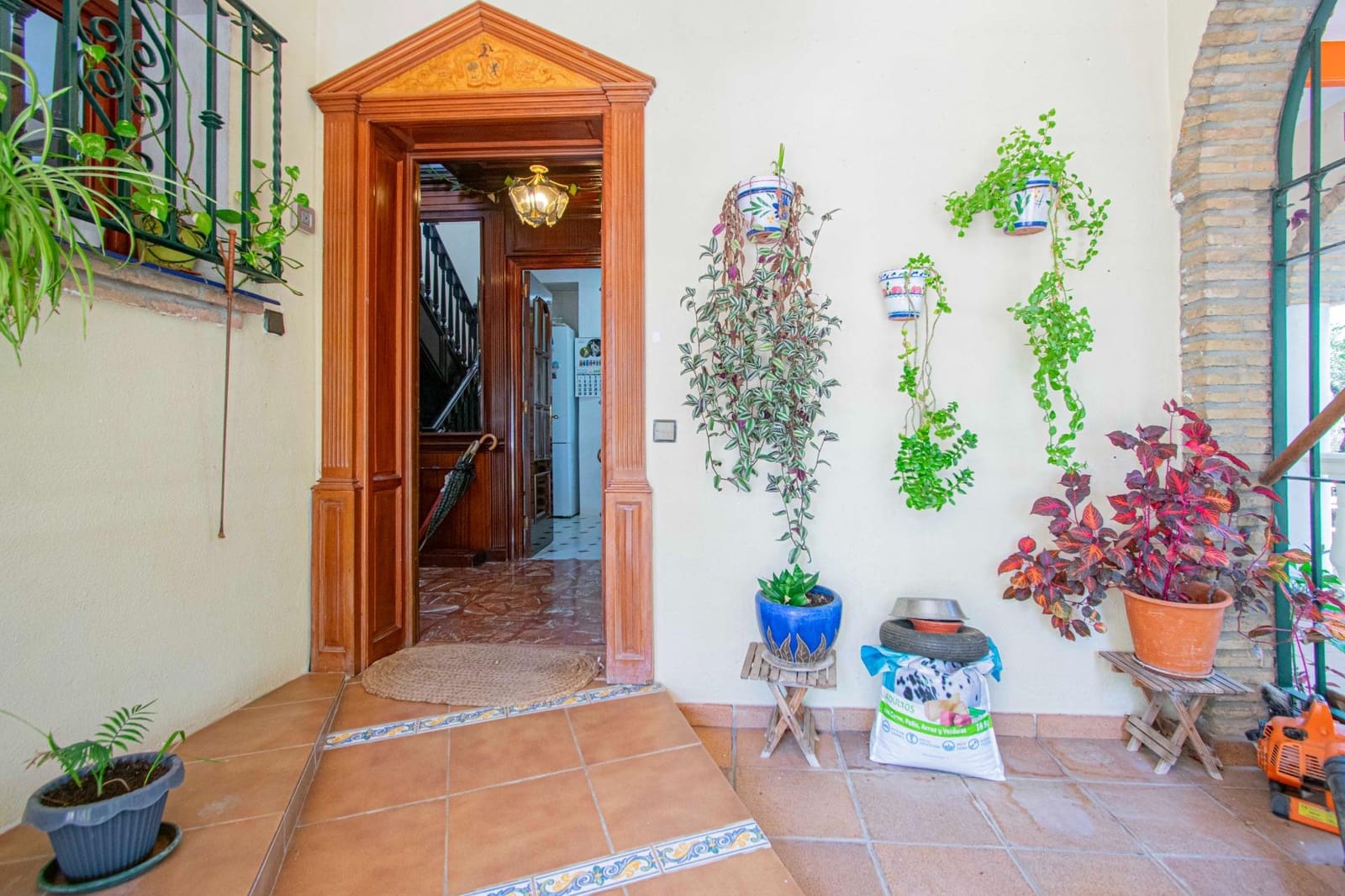 10 soverom Villa til salgs i Palomares del Rio med svømmebasseng garasje - € 790 000 (Ref: 9134499)