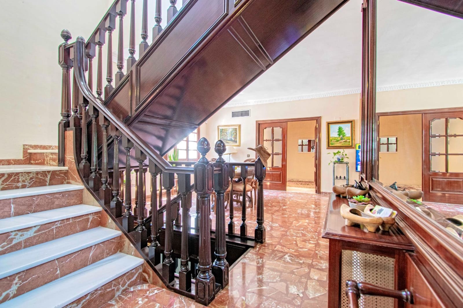 10 soverom Villa til salgs i Palomares del Rio med svømmebasseng garasje - € 790 000 (Ref: 9134499)