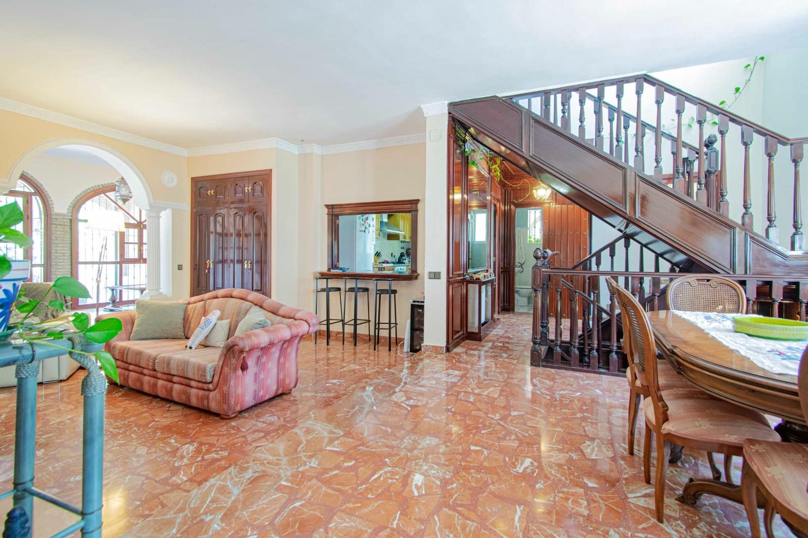 10 soverom Villa til salgs i Palomares del Rio med svømmebasseng garasje - € 790 000 (Ref: 9134499)