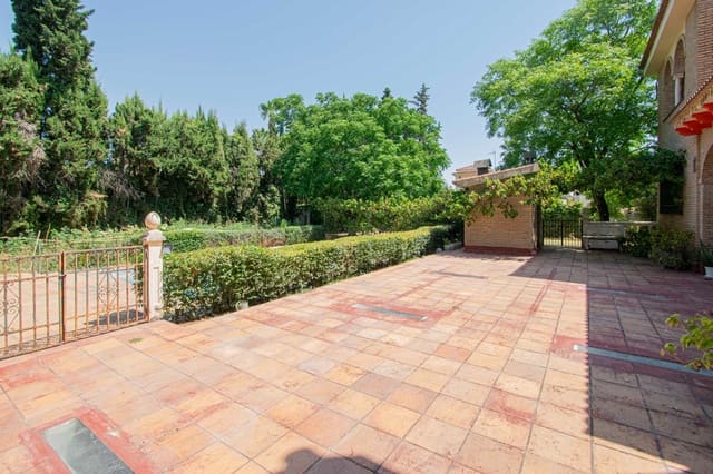 10 chambre Villa/Maison à vendre à Palomares del Río avec piscine garage - 790 000 € (Ref: 9134499)