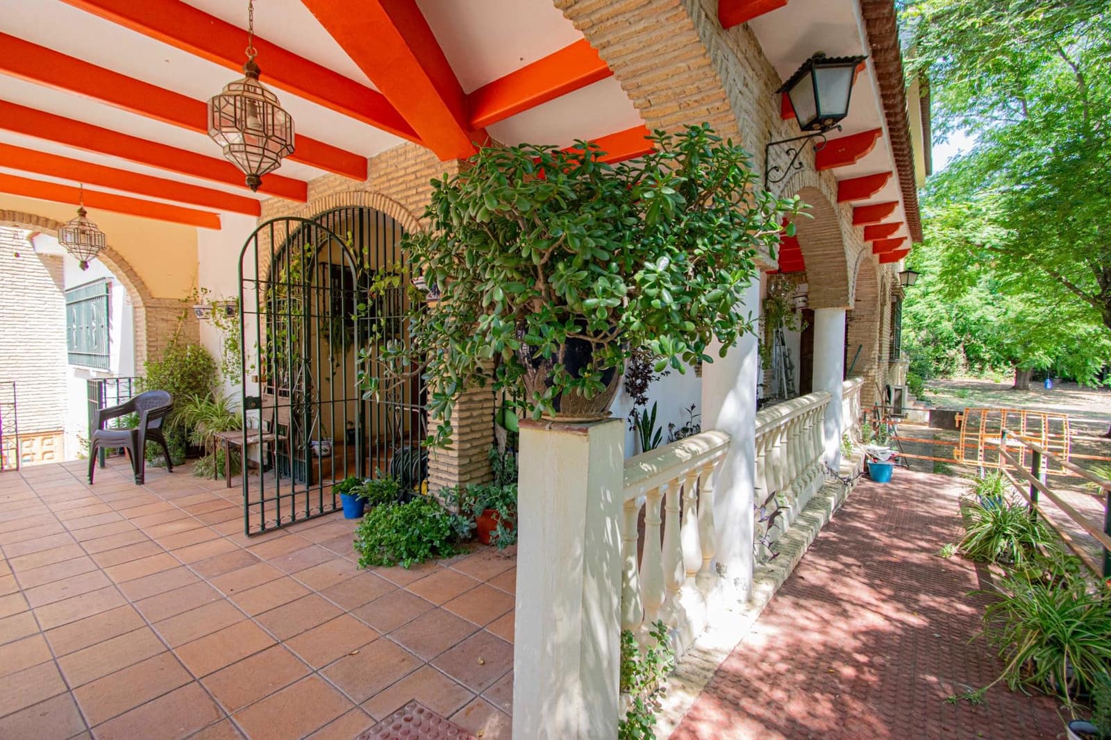 10 soverom Villa til salgs i Palomares del Rio med svømmebasseng garasje - € 790 000 (Ref: 9134499)