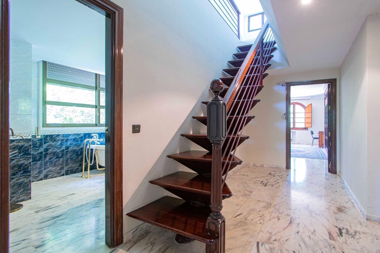 10 soverom Villa til salgs i Palomares del Rio med svømmebasseng garasje - € 790 000 (Ref: 9134499)