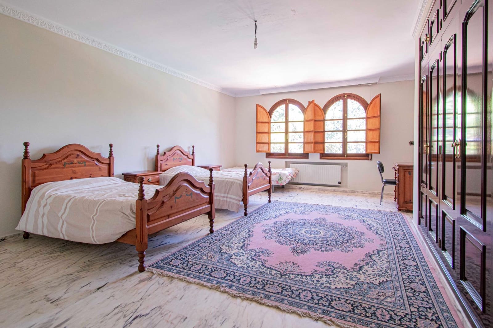 10 soverom Villa til salgs i Palomares del Rio med svømmebasseng garasje - € 790 000 (Ref: 9134499)