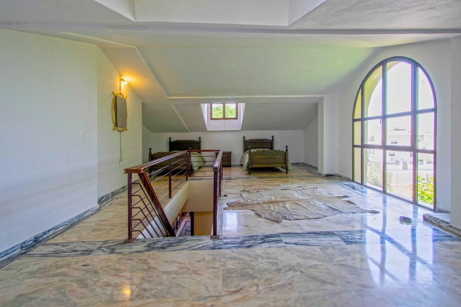 10 soverom Villa til salgs i Palomares del Rio med svømmebasseng garasje - € 790 000 (Ref: 9134499)