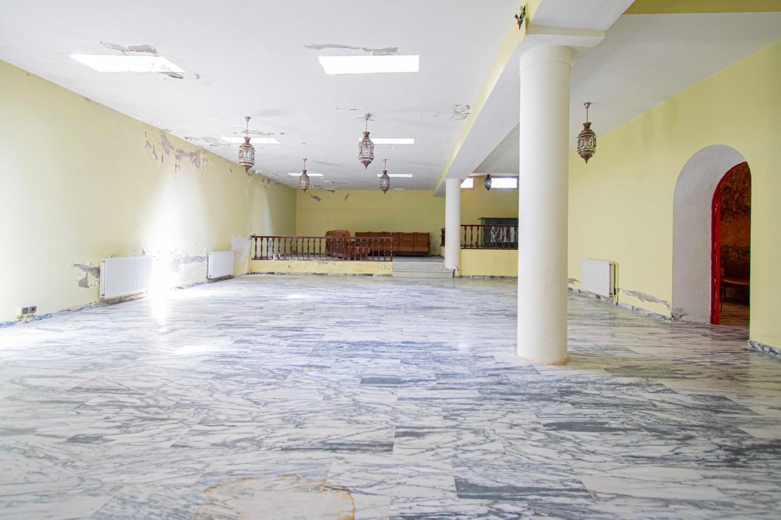 10 soverom Villa til salgs i Palomares del Rio med svømmebasseng garasje - € 790 000 (Ref: 9134499)