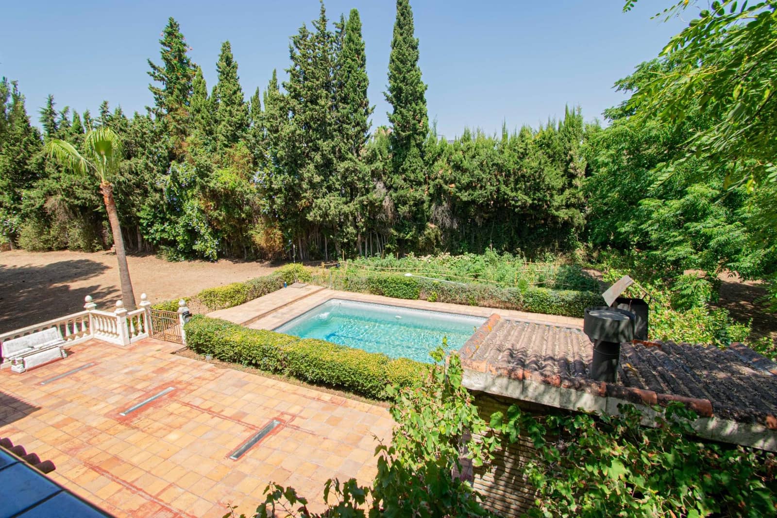 10 soverom Villa til salgs i Palomares del Rio med svømmebasseng garasje - € 790 000 (Ref: 9134499)