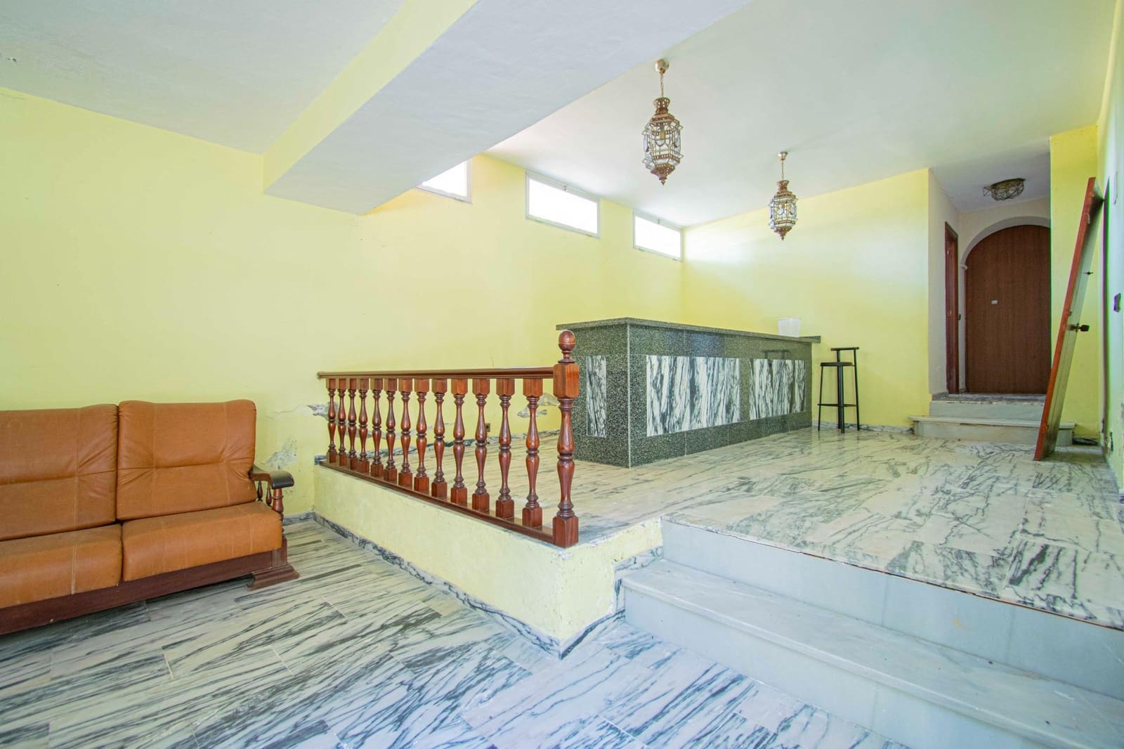 10 soverom Villa til salgs i Palomares del Rio med svømmebasseng garasje - € 790 000 (Ref: 9134499)