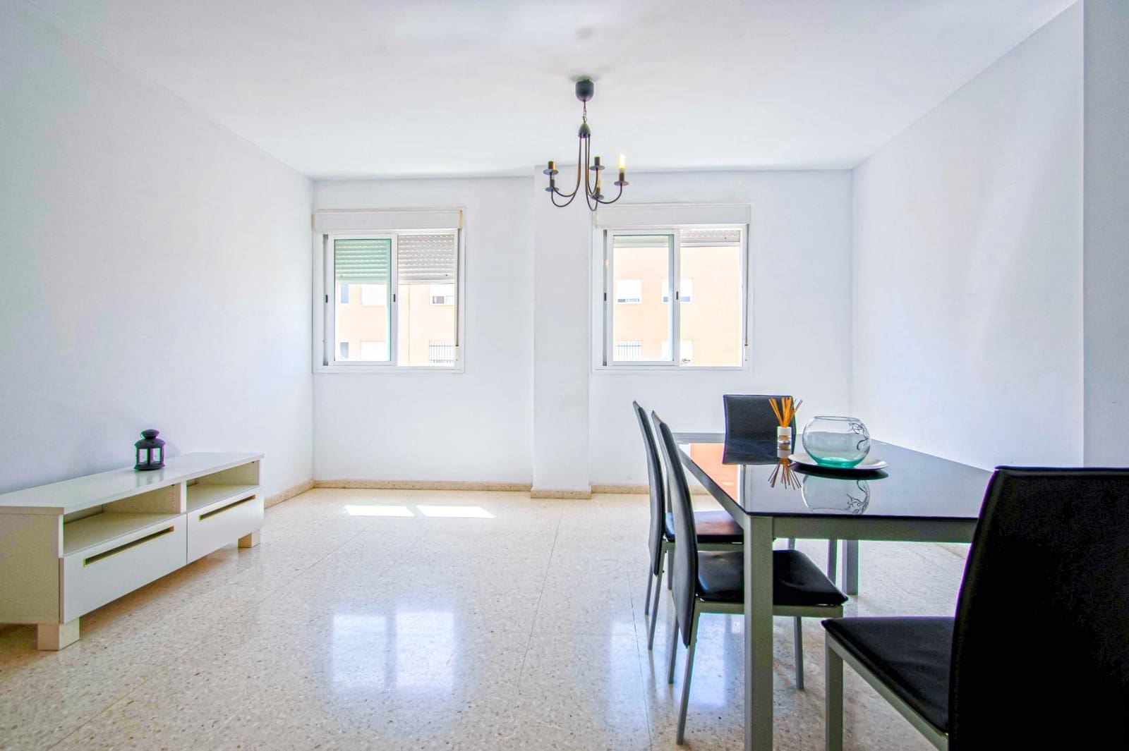 3 soveværelse Lejlighed til salg i Sevilla by med garage - € 225.334 (Ref: 9141651)