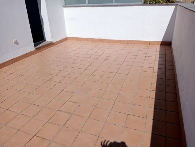 3 bedroom Flat for rent in Seville city with garage - € 1,300 (Ref: 9142929)