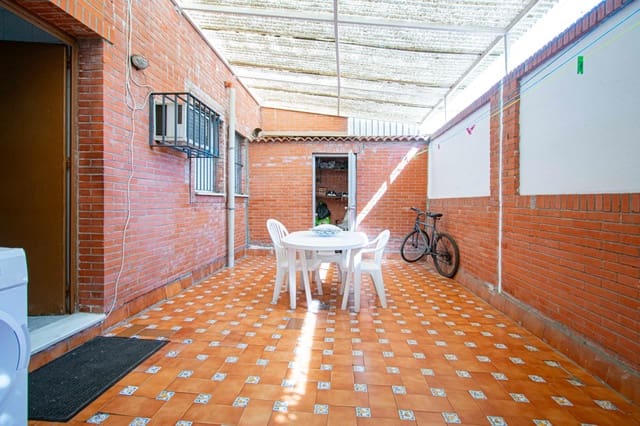 4 soveværelse Rækkehus til salg i Sevilla by med garage - € 359.000 (Ref: 9145597)