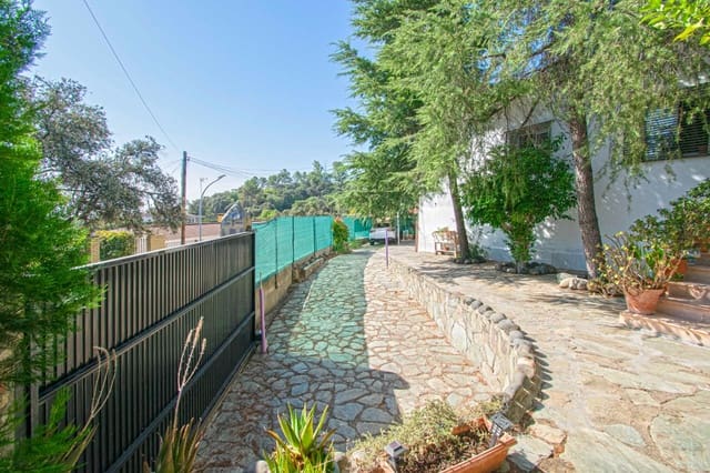 5 quarto Moradia para venda em Las Pajanosas, Guillena com piscina garagem - 450 000 € (Ref: 9147247)