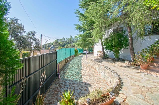 5 bedroom Villa for sale in Las Pajanosas, Guillena with pool garage - € 415,000 (Ref: 9147247)