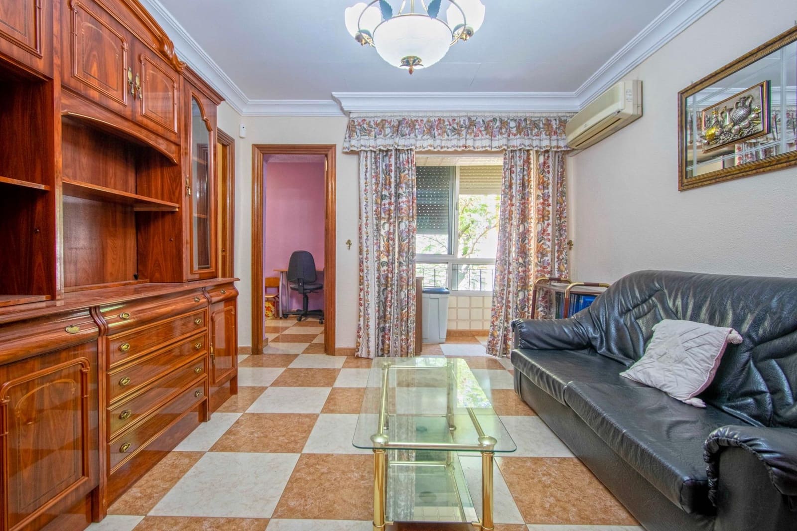 4 slaapkamer Flat te koop in Sevilla stad - € 185.000 (Ref: 9154017)