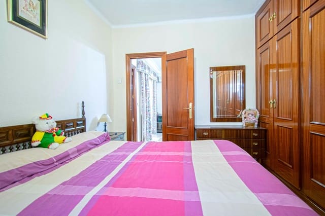 4 soverom Leilighet til salgs i Sevilla by - € 185 000 (Ref: 9154017)