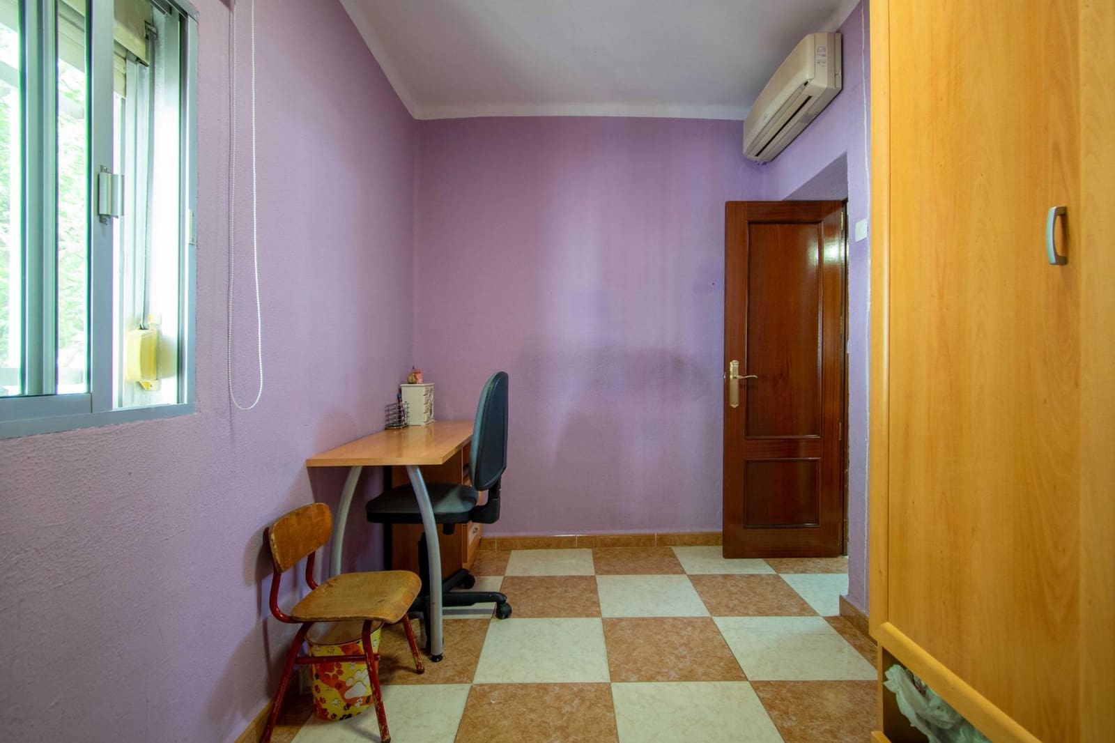 4 slaapkamer Flat te koop in Sevilla stad - € 185.000 (Ref: 9154017)