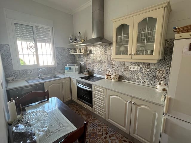 3 soverom Hus til salgs i Carrión de los Céspedes - € 142 000 (Ref: 9161067)