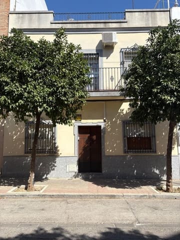 5 bedroom Townhouse for sale in Nervión, Seville city - € 495,000 (Ref: 9181097)