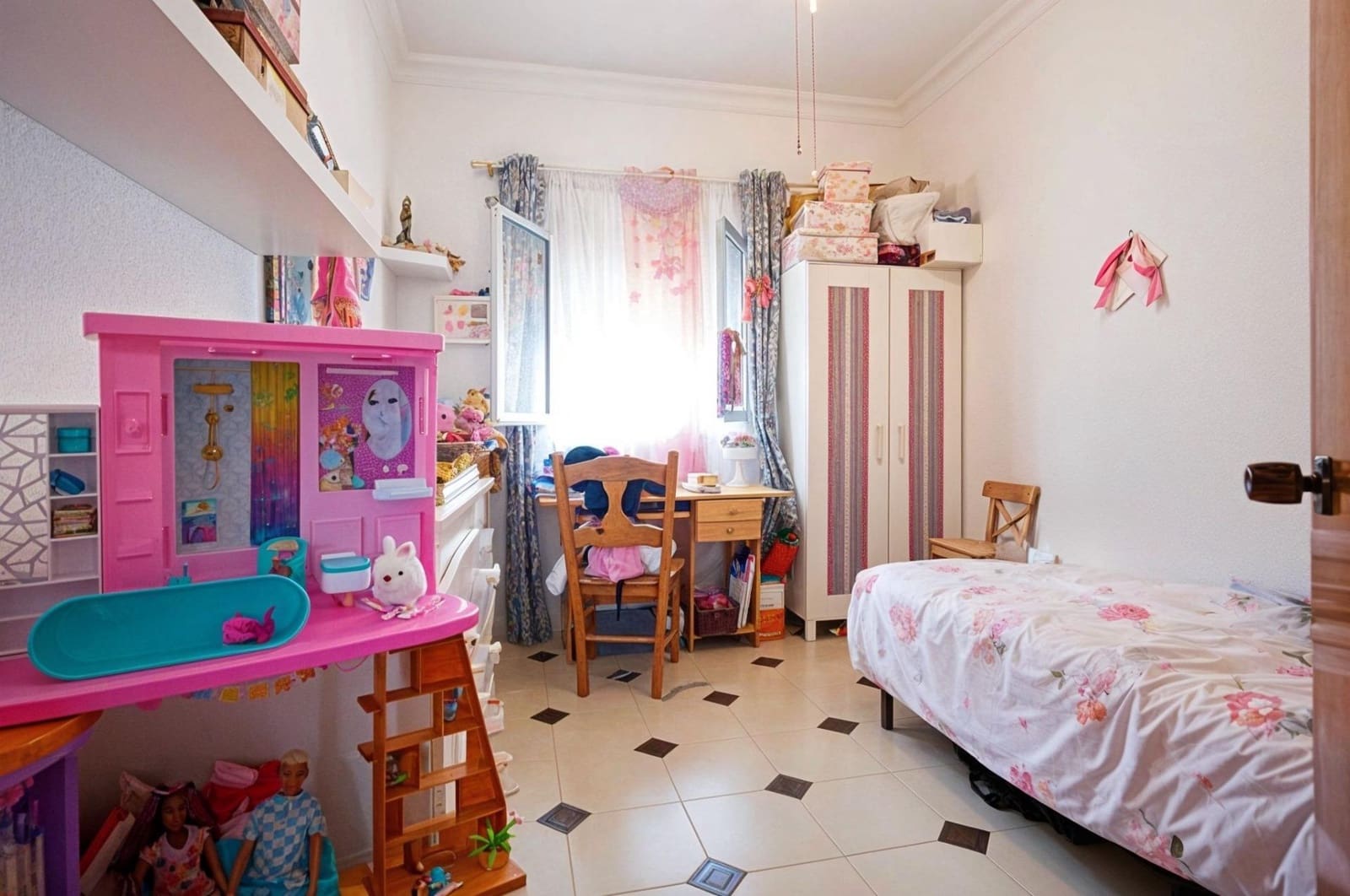 5 soveværelse Byhus til salg i Sevilla by - € 495.000 (Ref: 9181097)