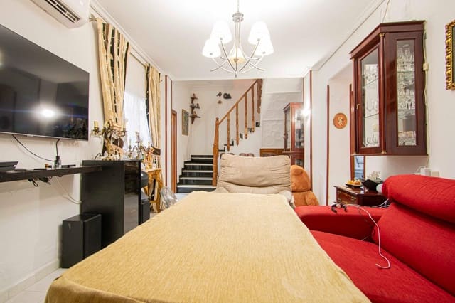 5 bedroom Townhouse for sale in Nervión, Seville city - € 495,000 (Ref: 9181097)