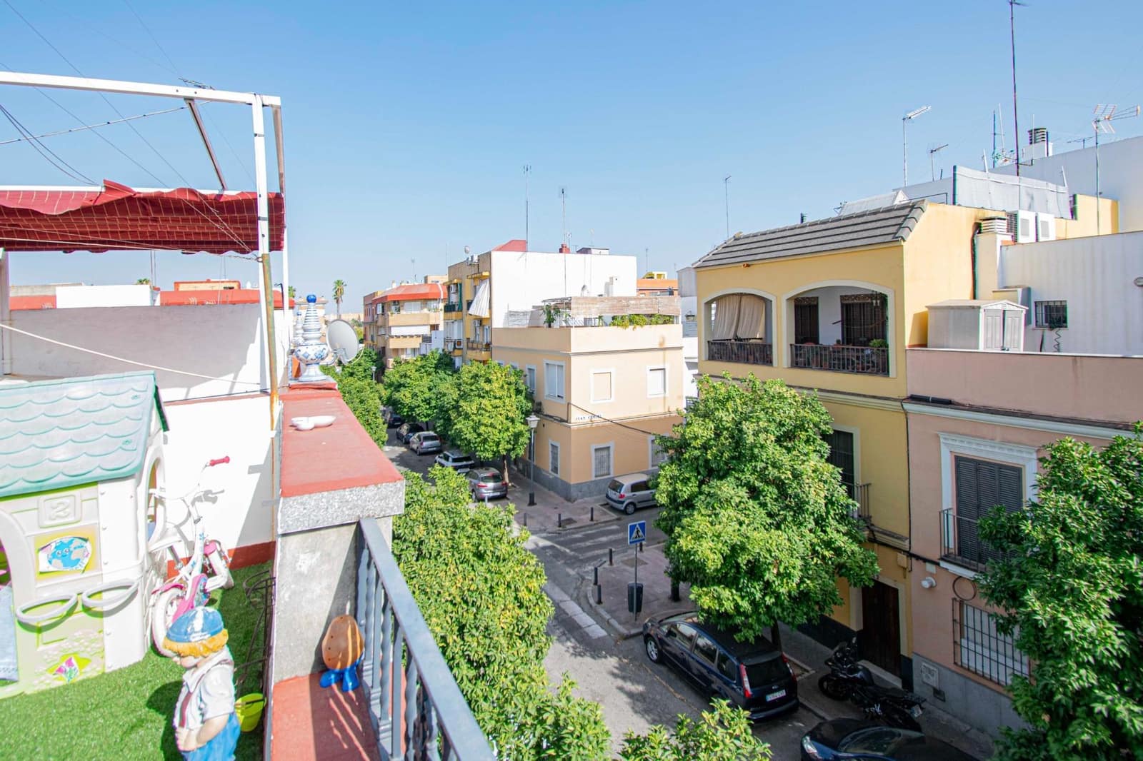 5 soveværelse Byhus til salg i Sevilla by - € 495.000 (Ref: 9181097)