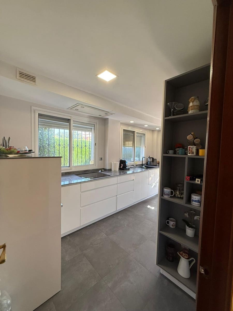 3 soverom Villa til salgs i Bormujos med svømmebasseng - € 470 000 (Ref: 9183703)