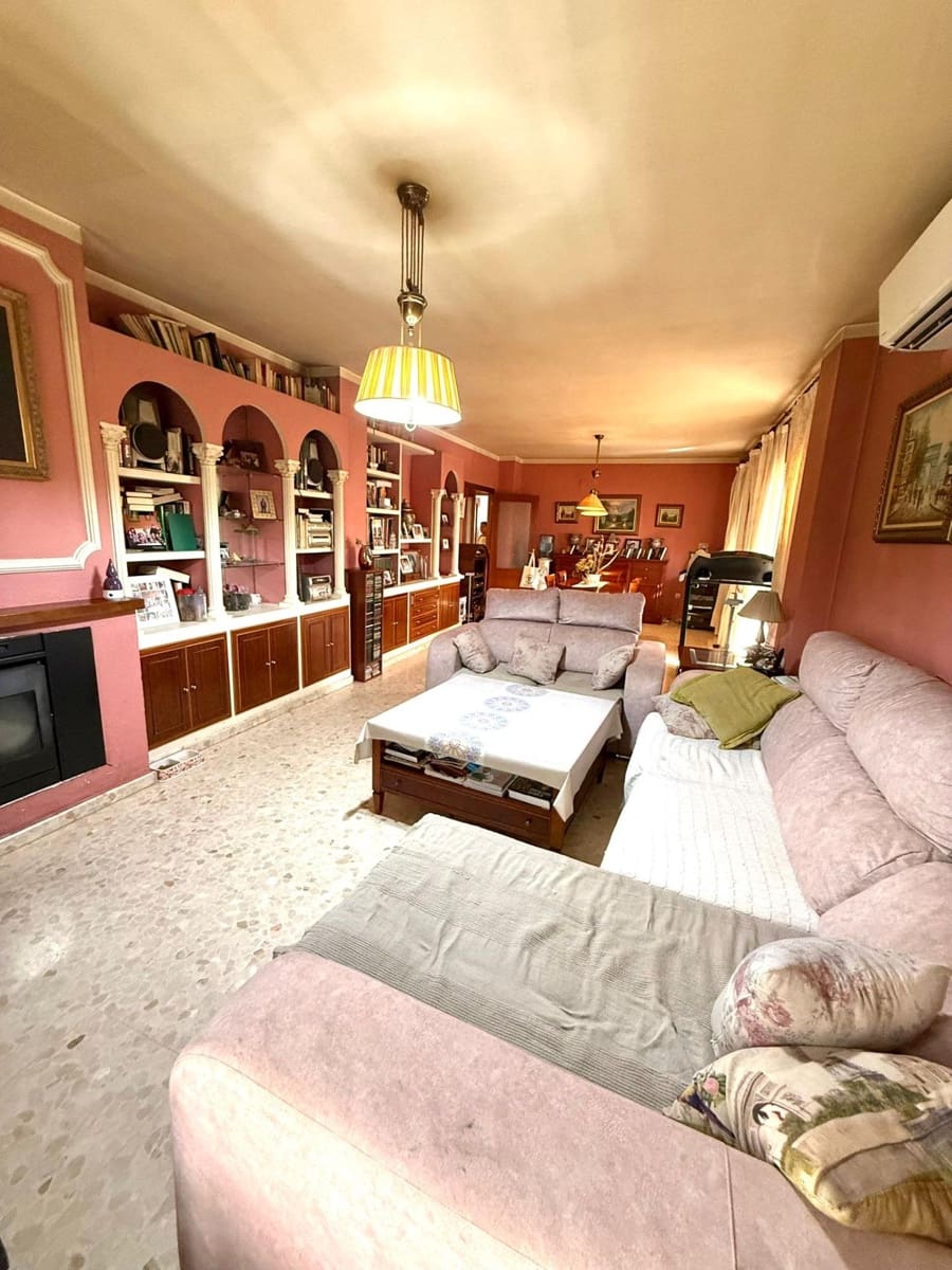 3 soverom Villa til salgs i Bormujos med svømmebasseng - € 470 000 (Ref: 9183703)