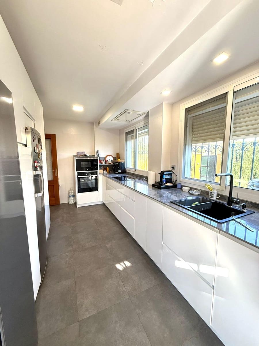 3 soverom Villa til salgs i Bormujos med svømmebasseng - € 470 000 (Ref: 9183703)