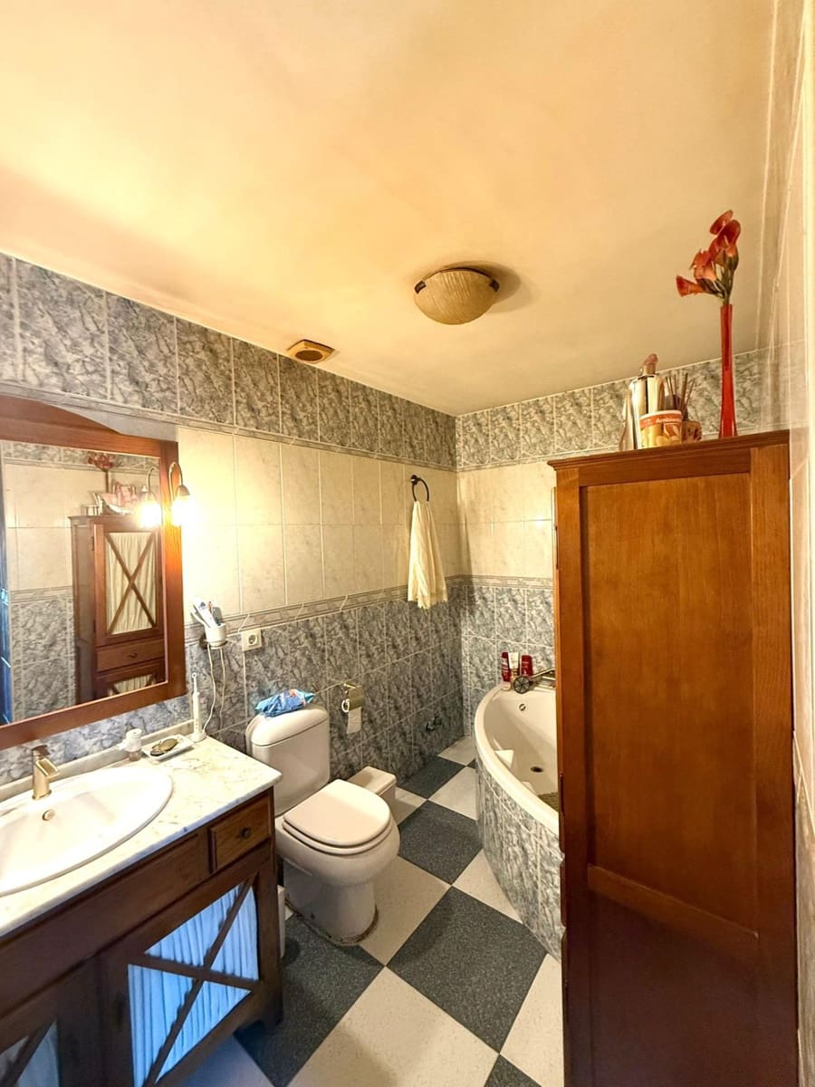 3 soverom Villa til salgs i Bormujos med svømmebasseng - € 470 000 (Ref: 9183703)