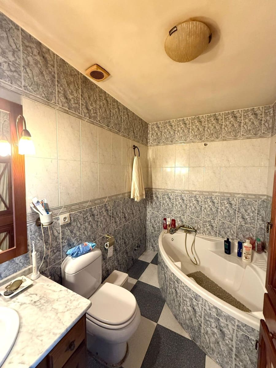 3 soverom Villa til salgs i Bormujos med svømmebasseng - € 470 000 (Ref: 9183703)