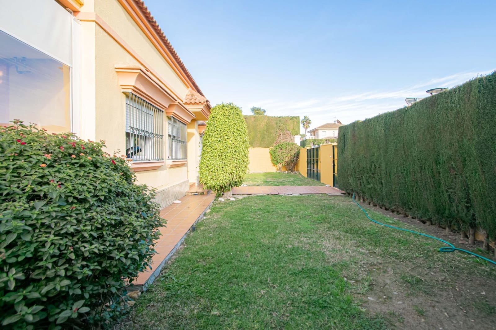 3 bedroom Villa for sale in Bormujos with pool - € 470,000 (Ref: 9183703)