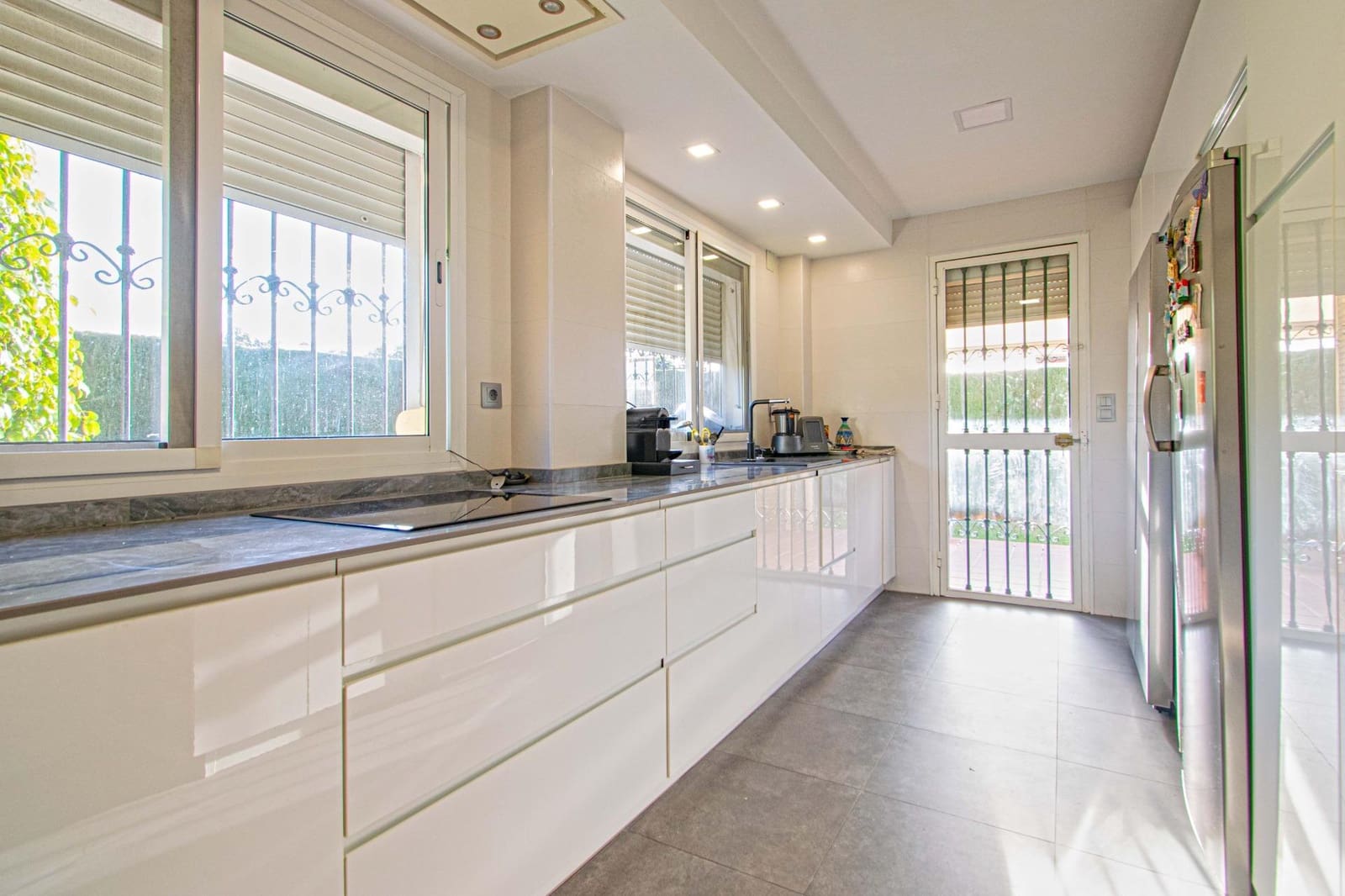 3 bedroom Villa for sale in Bormujos with pool - € 470,000 (Ref: 9183703)