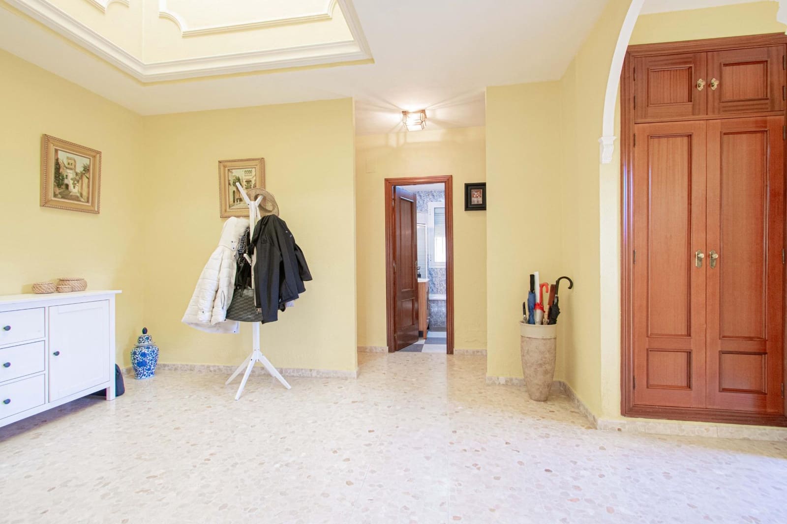 3 bedroom Villa for sale in Bormujos with pool - € 470,000 (Ref: 9183703)