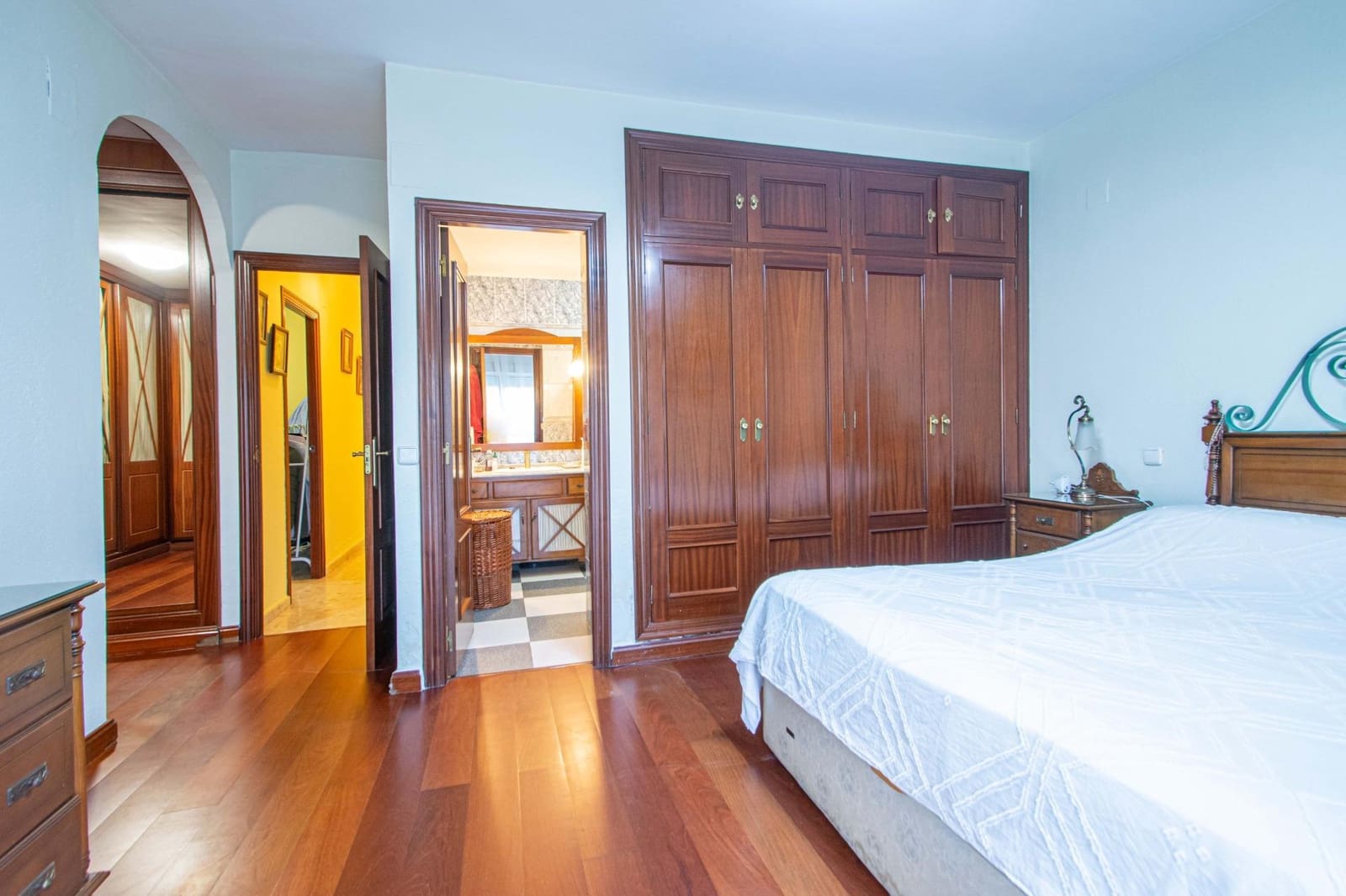 3 bedroom Villa for sale in Bormujos with pool - € 470,000 (Ref: 9183703)